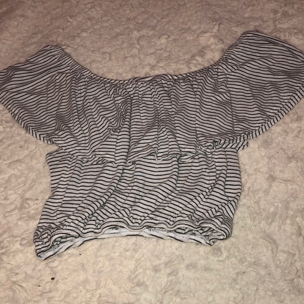 Flowy stripped crop top